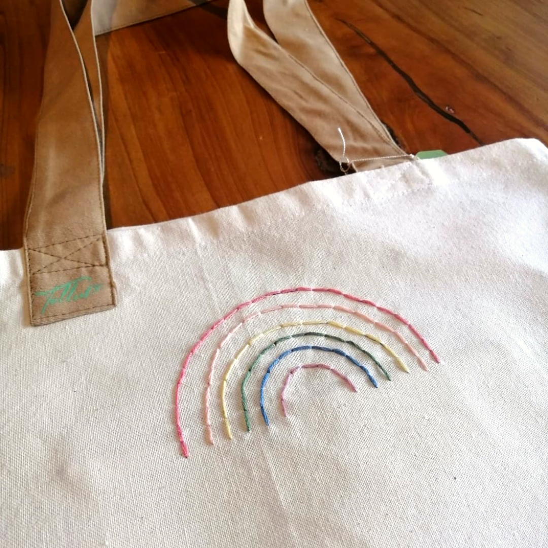 Tote Bag Tellus - Arcoiris bordado