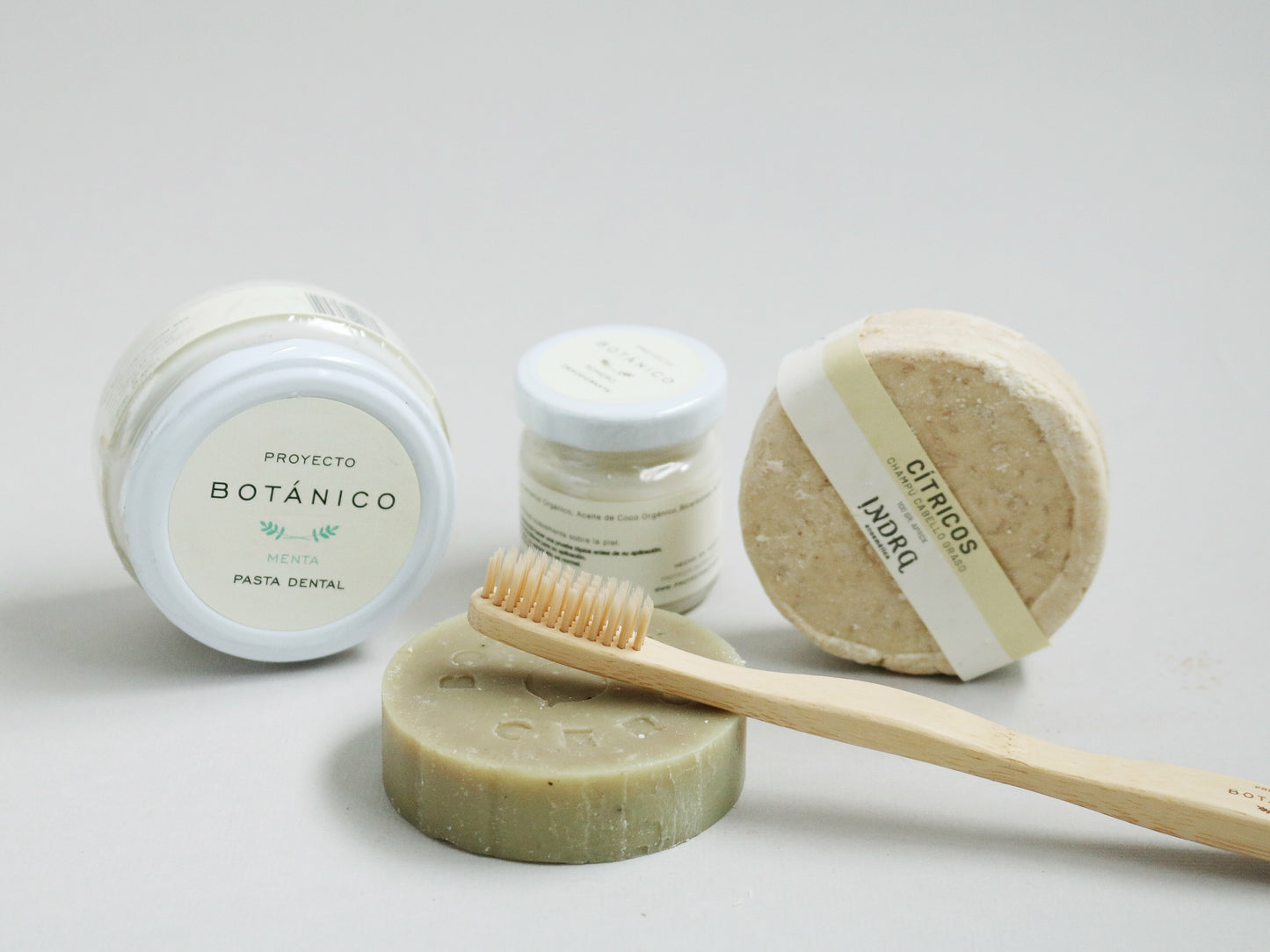 Kit básico de higiene personal